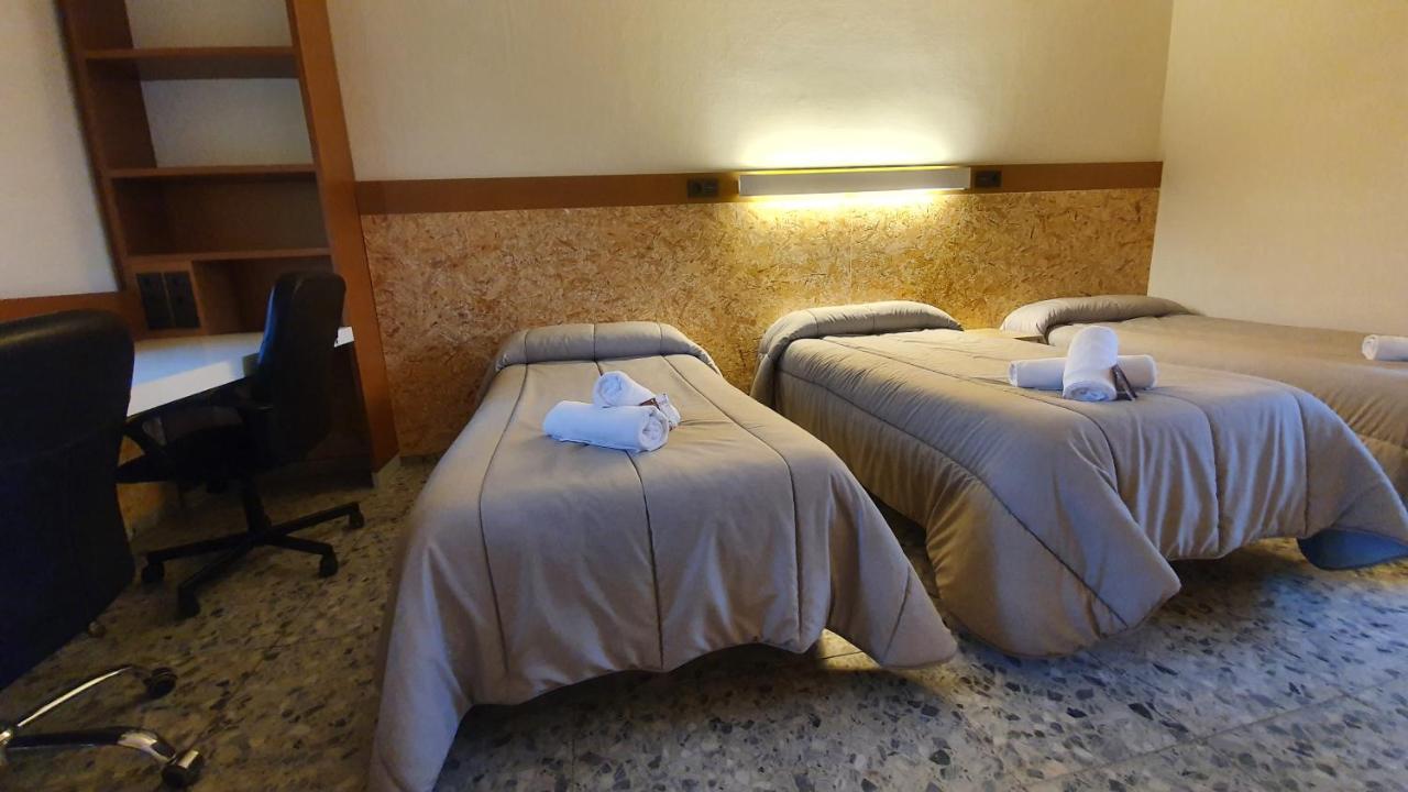 Albergue Peregrinos San Francisco De Asis León Zewnętrze zdjęcie